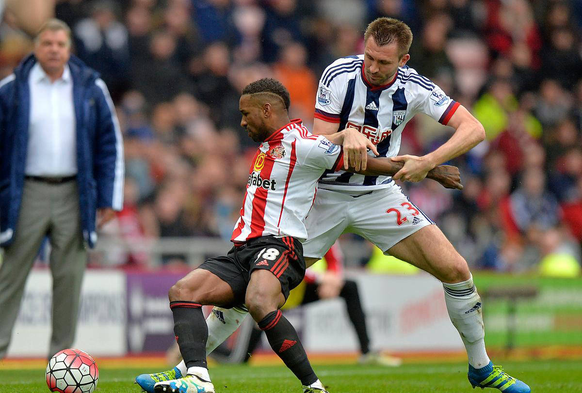 包含利兹联客场险胜维冈，继续保持领先的词条