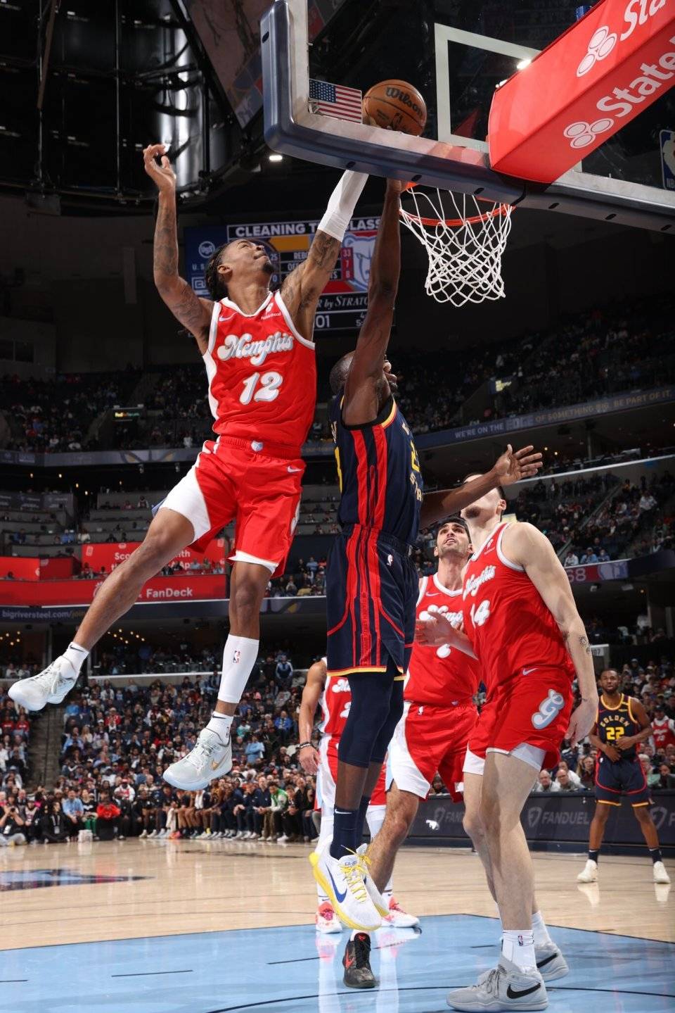 灰熊主场力克黄蜂，取得胜利(灰熊主场力克黄蜂,取得胜利是哪一集)