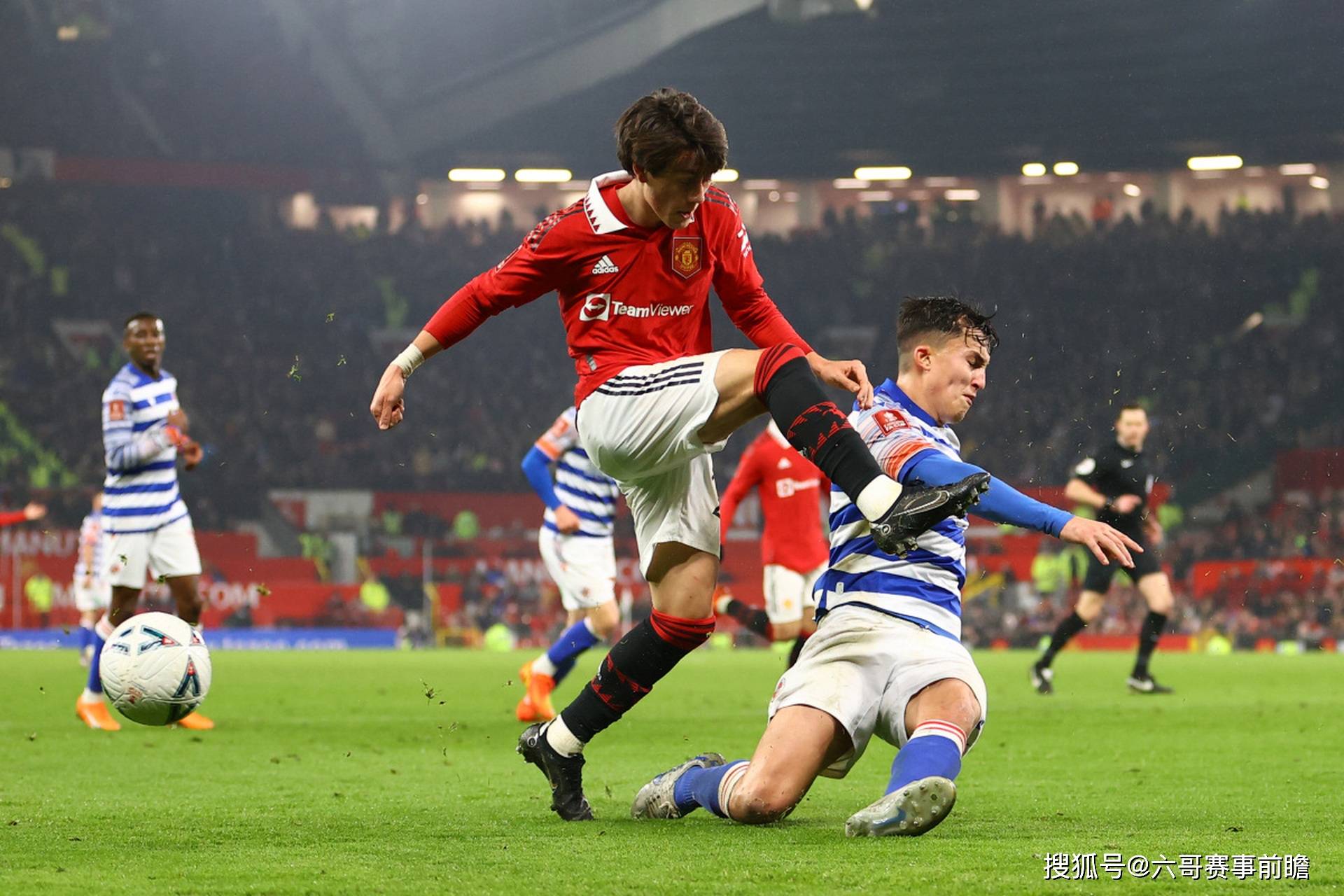 杏彩体育链接-包含欧冠比赛中一场高温天气考验选手的词条