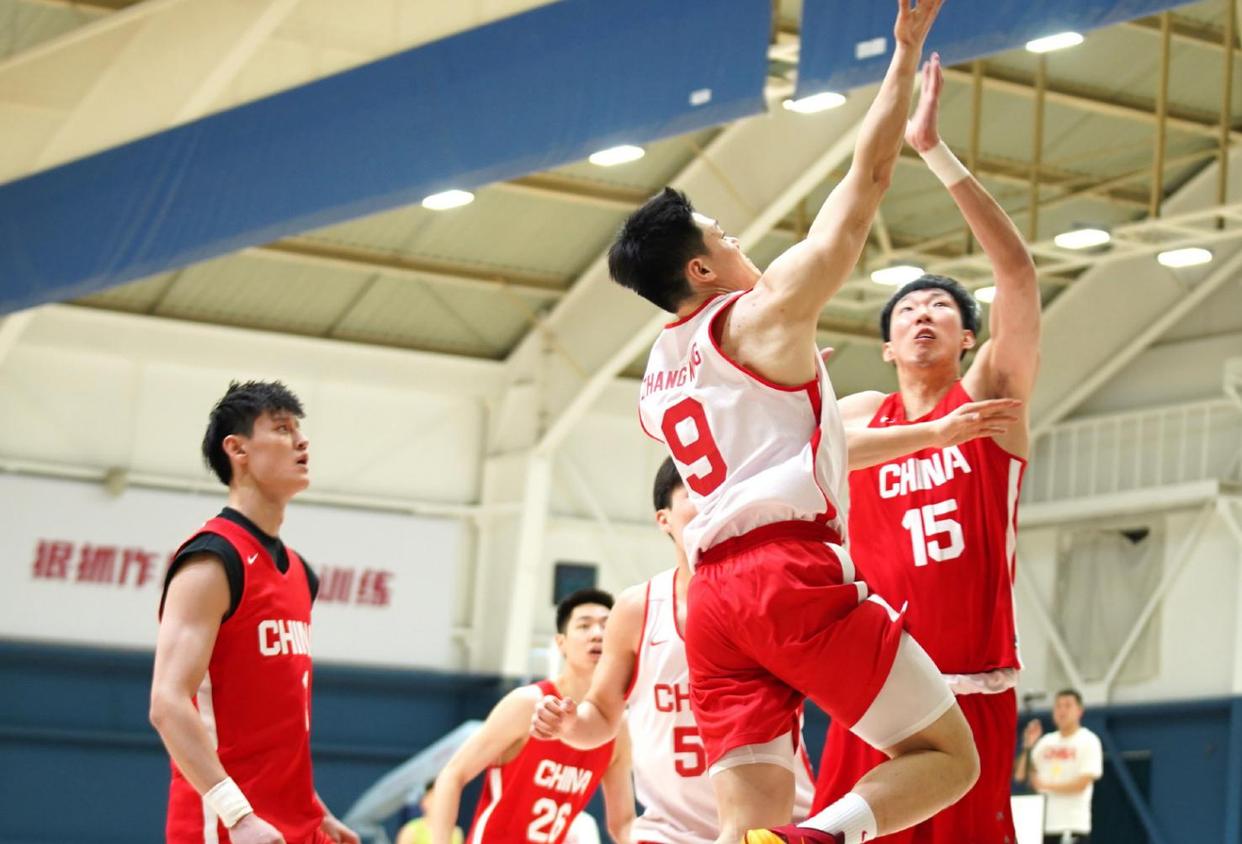 西藏男篮在比赛中展现出出色的篮板能力,轻松赢得比赛的简单介绍 西藏男篮在比赛中展现出出色的篮板能力,轻松赢得比赛的简单介绍