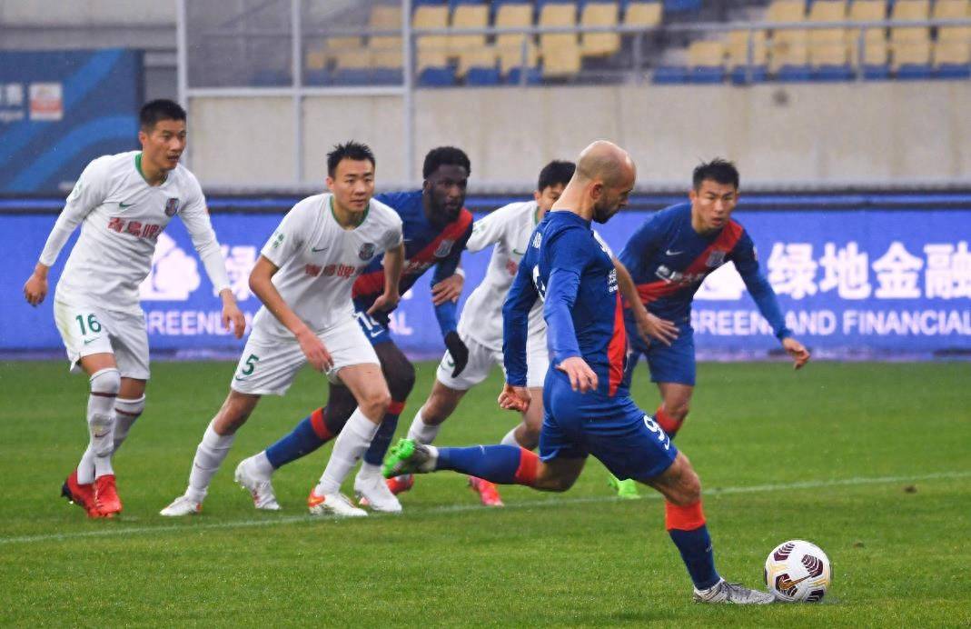 视频回放精彩瞬间，球迷热议不断的简单介绍