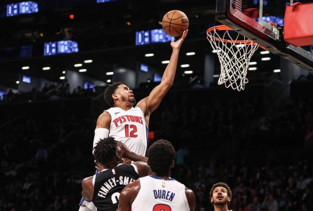 杏彩体育中国官网-活塞外线表现出色，成为球队最大亮点