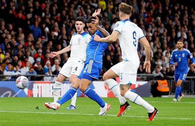 体育世界的璀璨盛宴,足球比赛引人瞩目的简单介绍 体育世界的璀璨盛宴,足球比赛引人瞩目的简单介绍