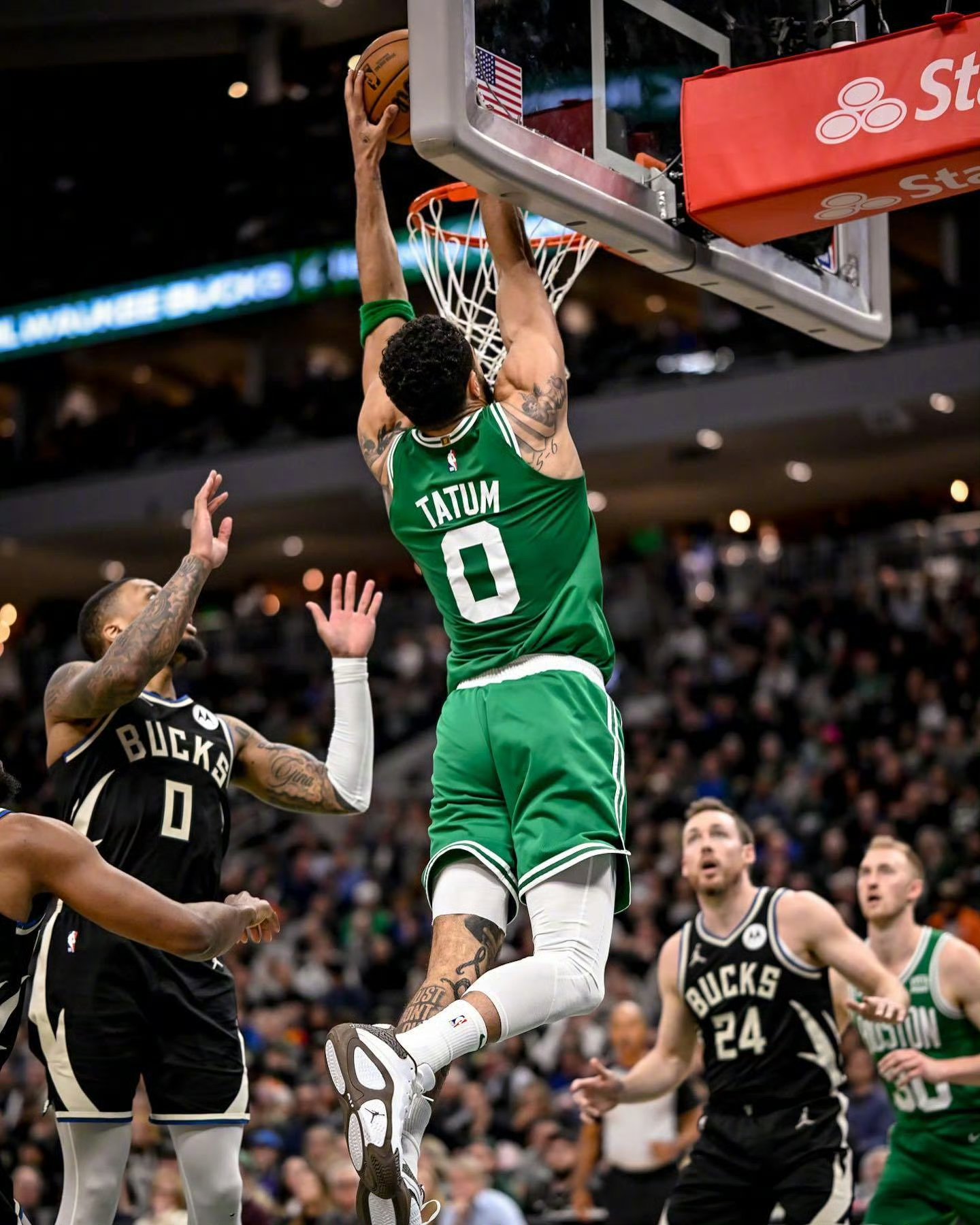 篮球明星字母哥再次展现统治力,单场得分破的简单介绍 篮球明星字母哥再次展现统治力,单场得分破的简单介绍