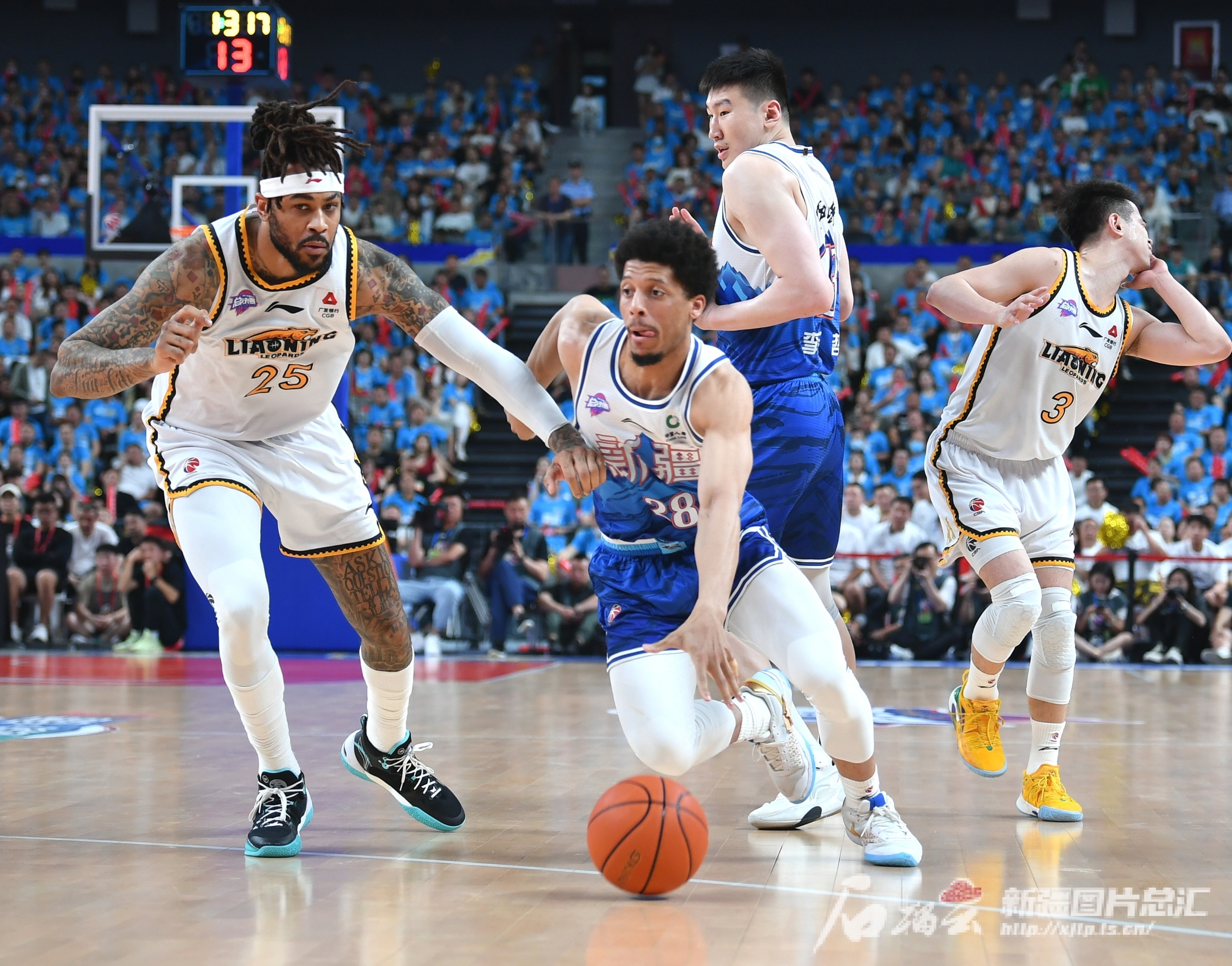 福建男篮力克新疆,全队表现稳定 福建男篮力克新疆,全队表现稳定