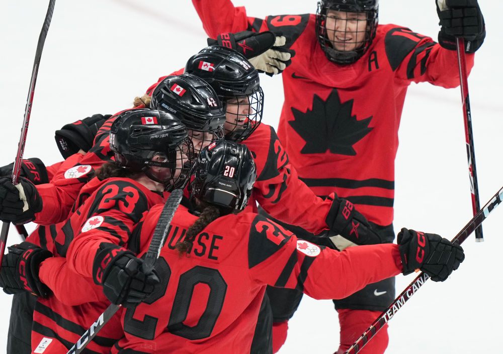 加拿大代表队赢得掌声，斩获荣誉