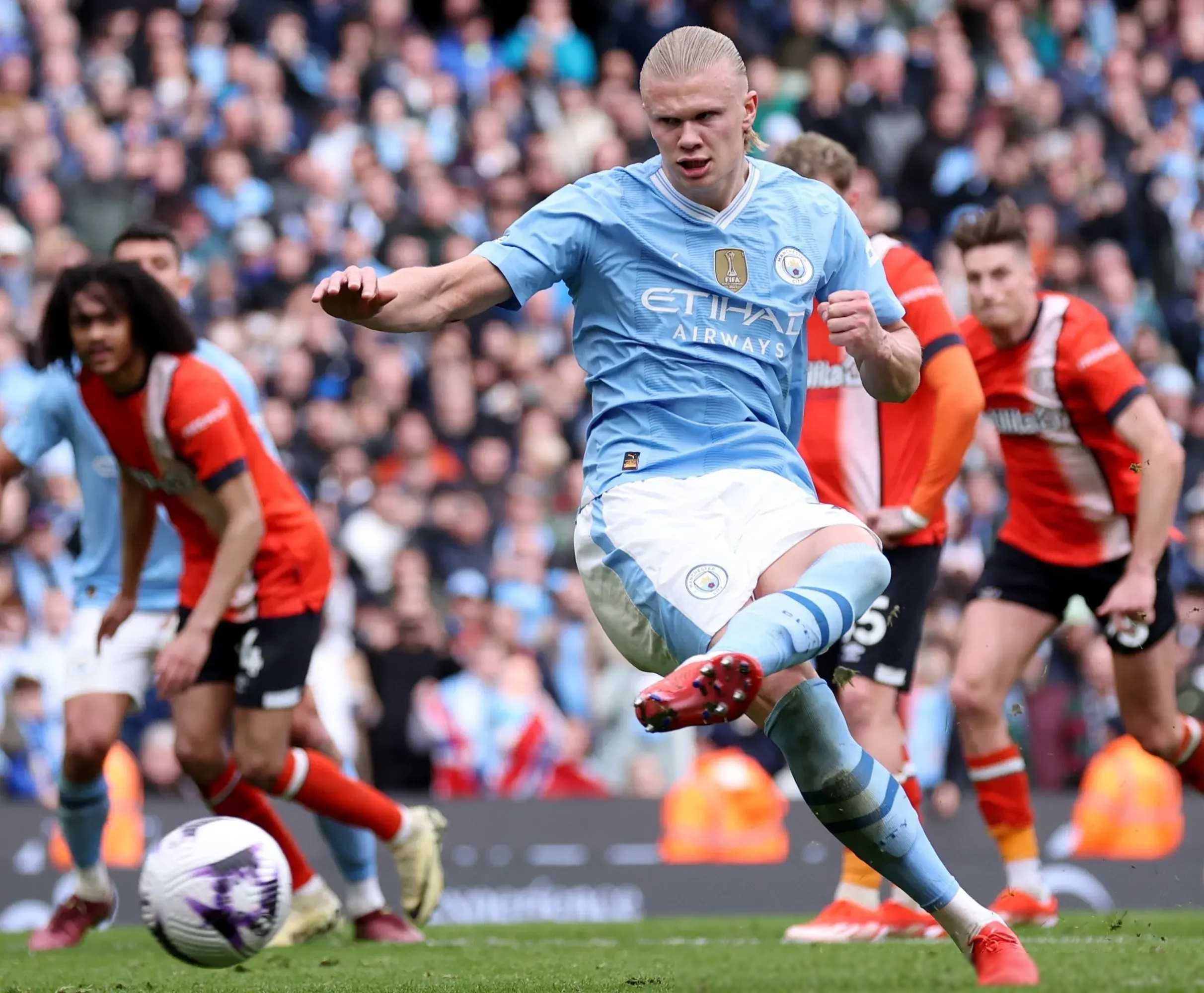 曼城球员合作默契,取得连胜 曼城球员合作默契,取得连胜