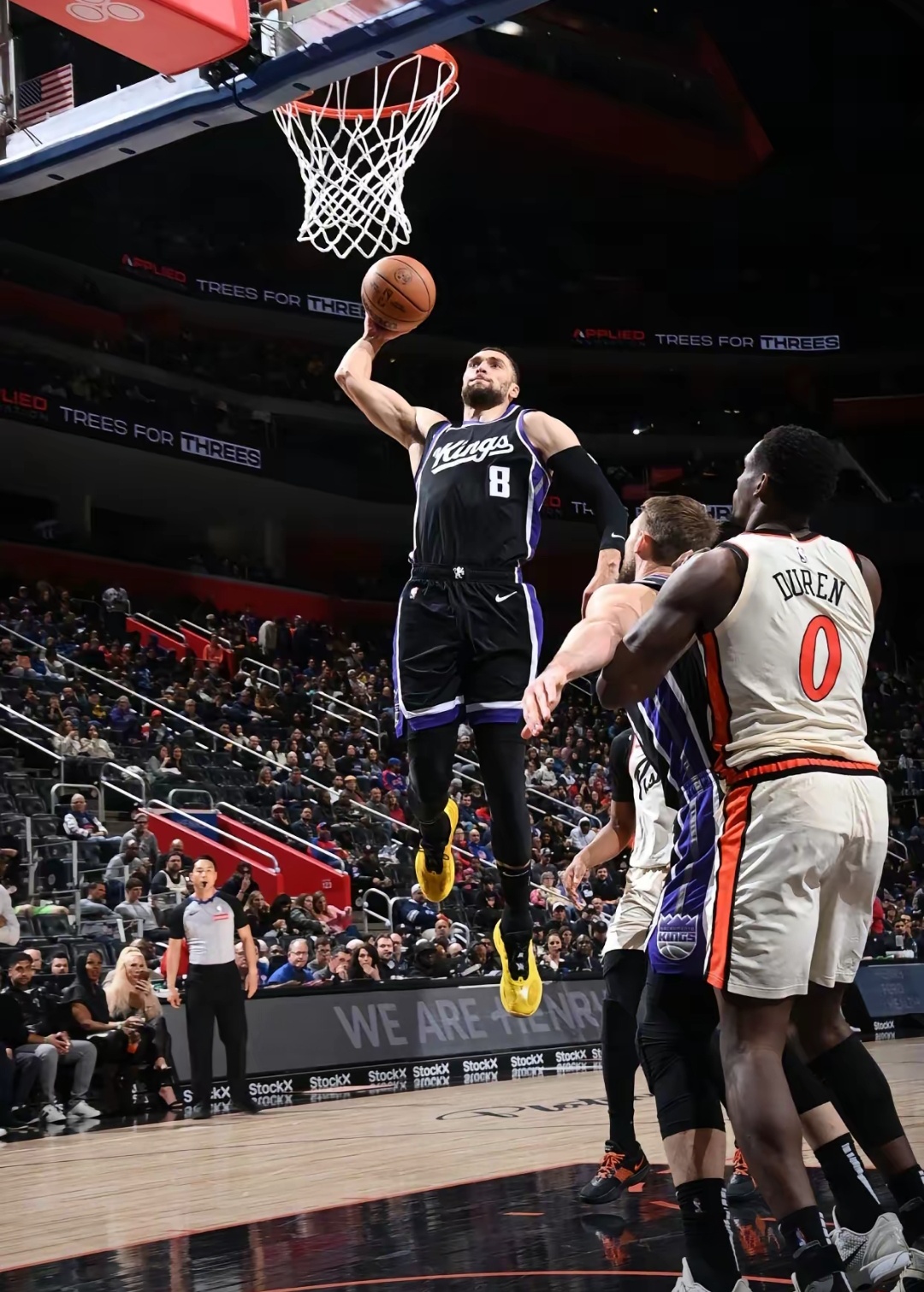 开拓者击败国王，赢得西部冠军复赛第一场胜利