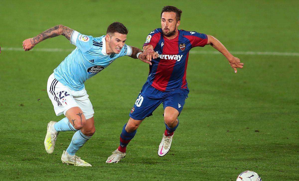 埃瓦尔赢得关键战役,逼近保级区 埃瓦尔赢得关键战役,逼近保级区